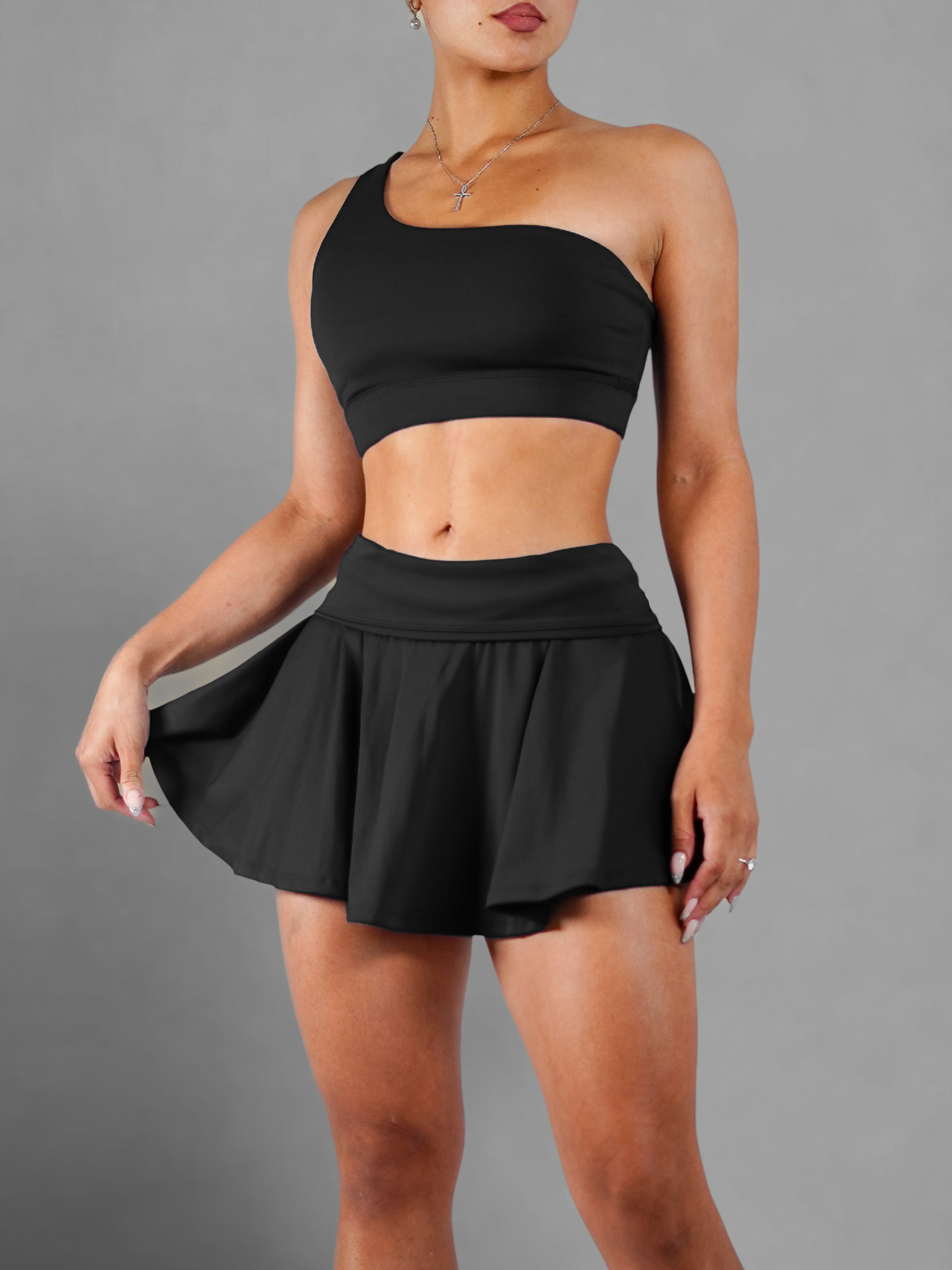 Serve Off Shoulder Sports Bra (Black)