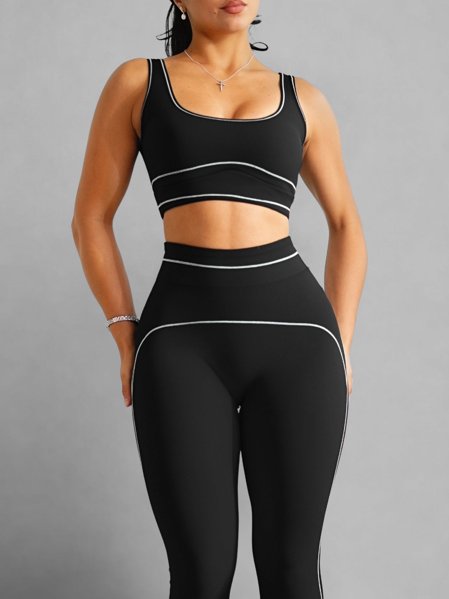 Core Contrast Sports Bra (Black) - Fitness Fashioness