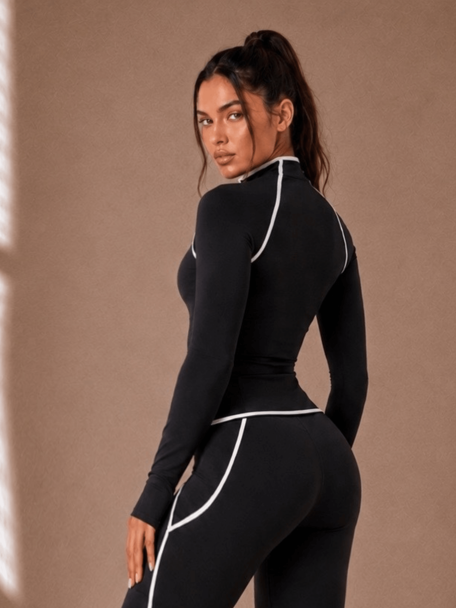 Curve Contrast BBL Jacket (Black) - Fitness Fashioness