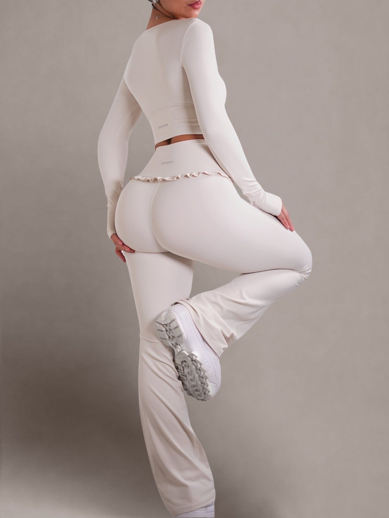 (PRE - ORDER) Ballet Ruffled Flare Leggings (Swan) - Fitness Fashioness