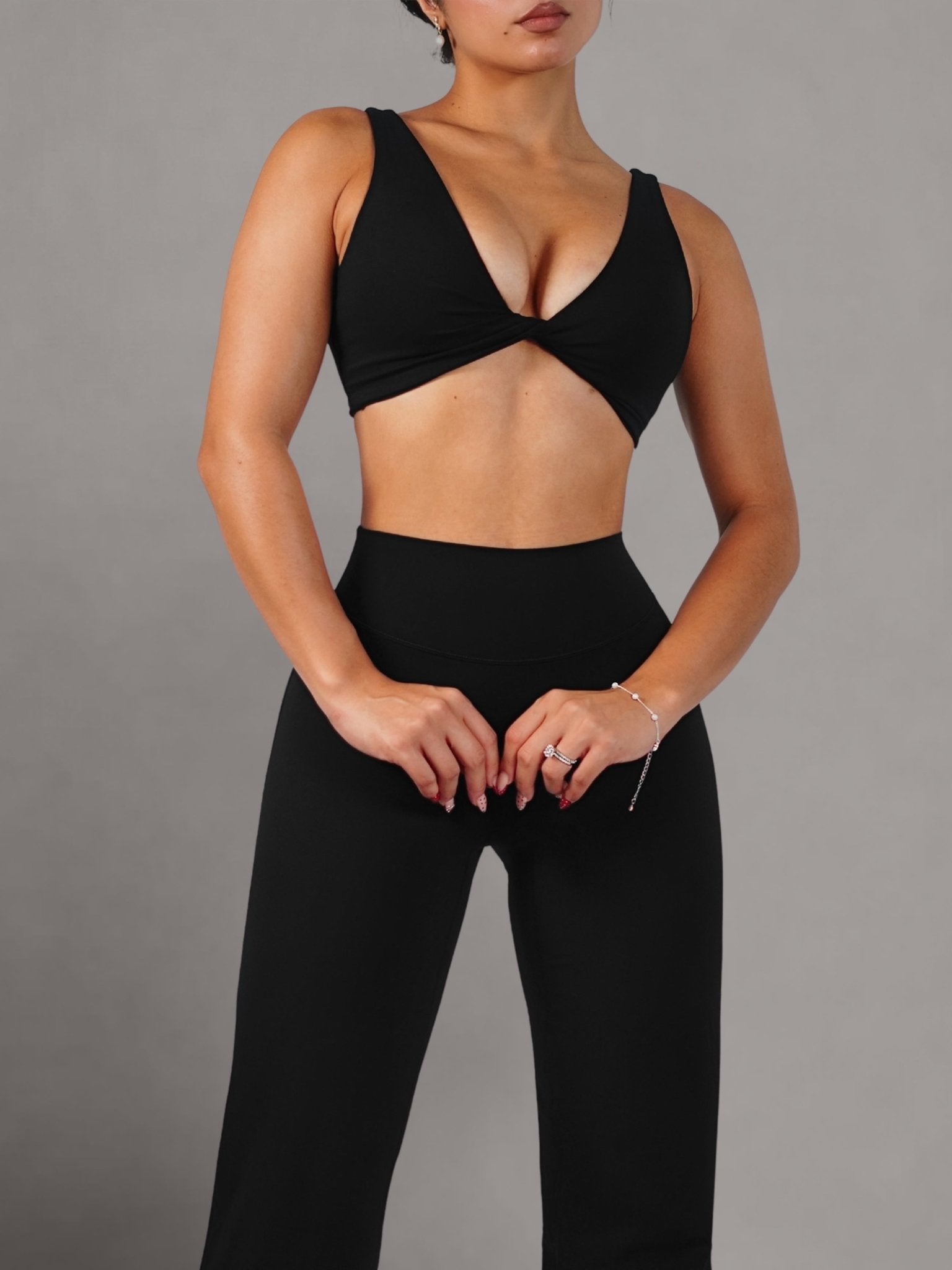 (PRE - ORDER) Dollhouse Twistable Sports Bra (Black) - Fitness Fashioness
