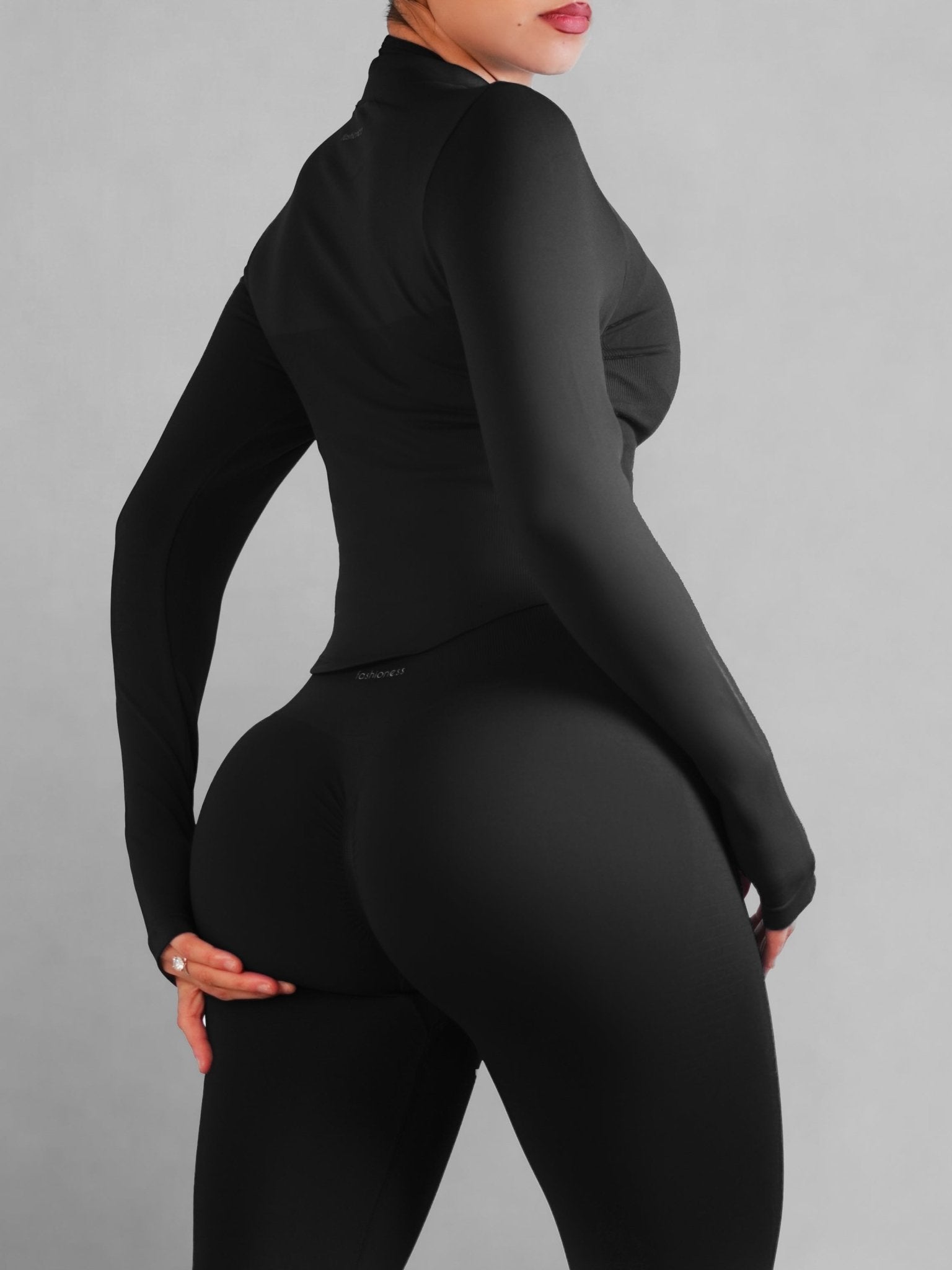 (PRE - ORDER) Refine Compression Jacket (Black) - Fitness Fashioness