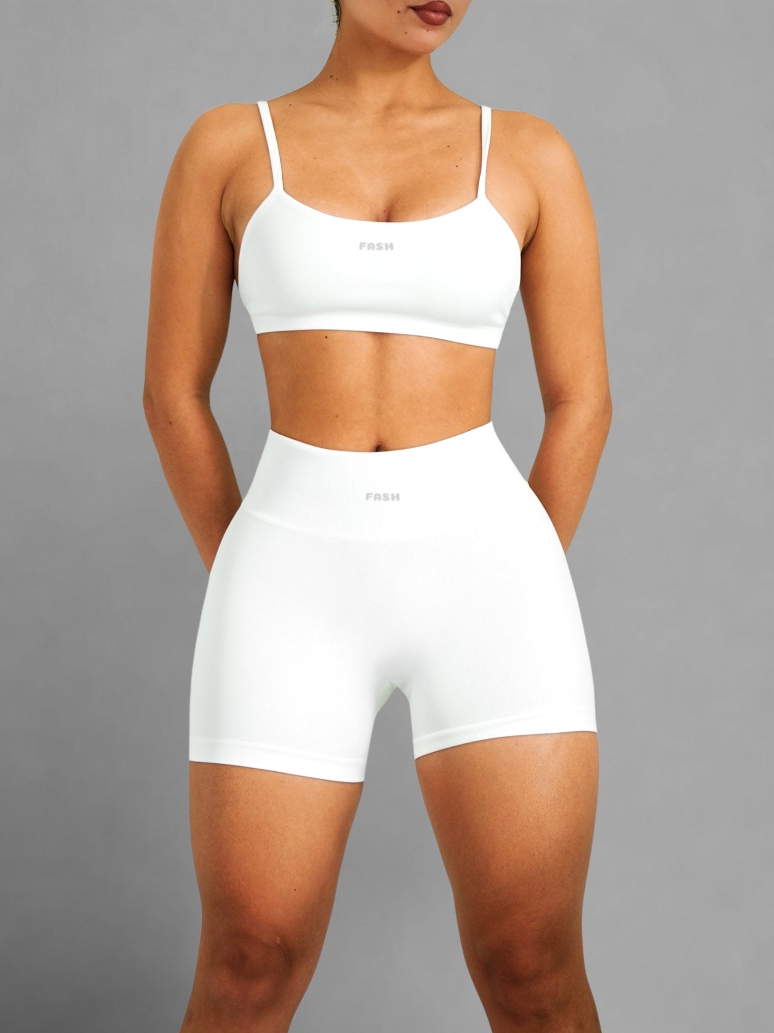 (PRE - ORDER) Viral Seamless Adjustable Sports Bra (White) - Fitness Fashioness