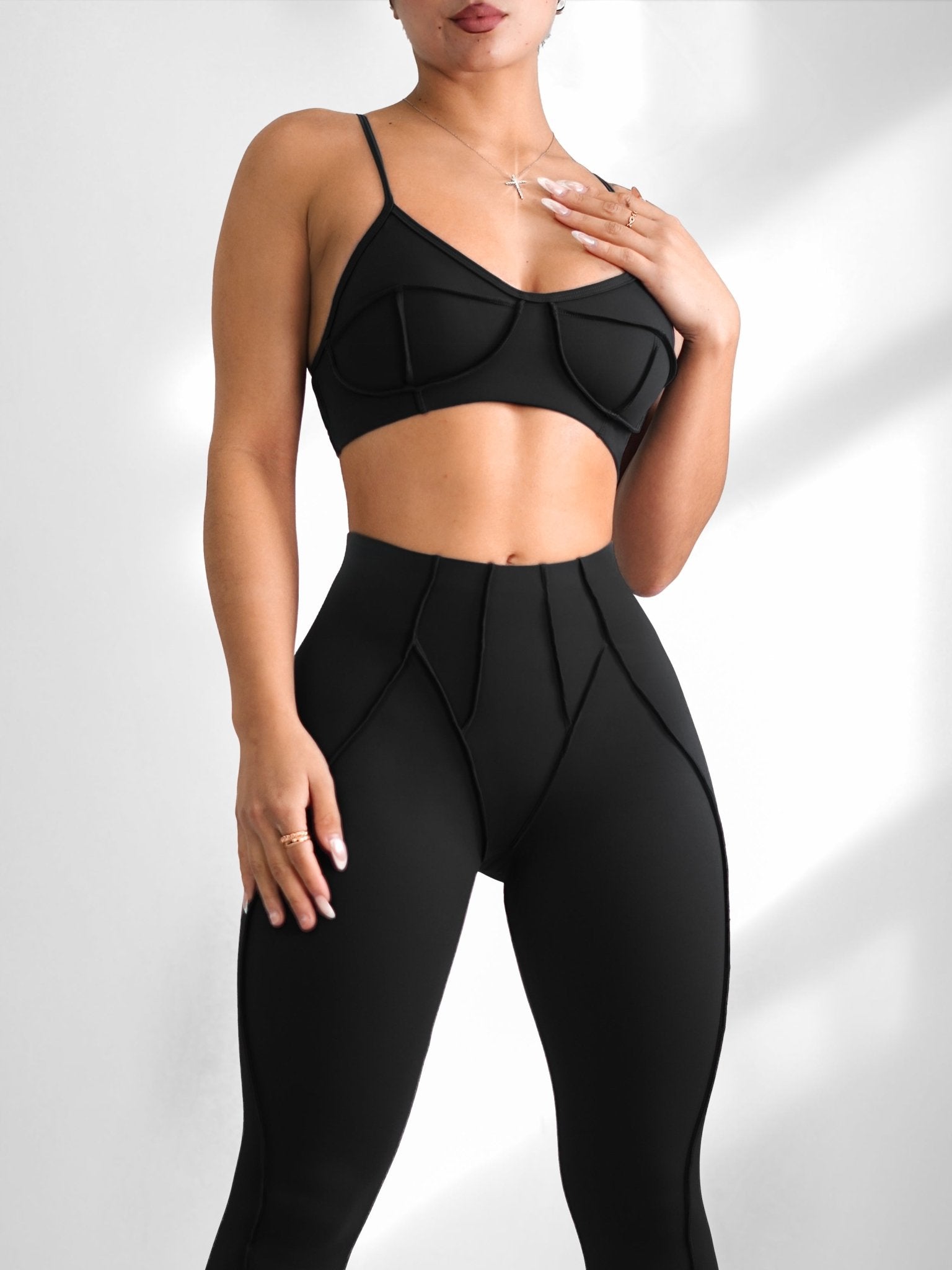 Seam Sculpt Sports Bra (Black) - Fitness Fashioness